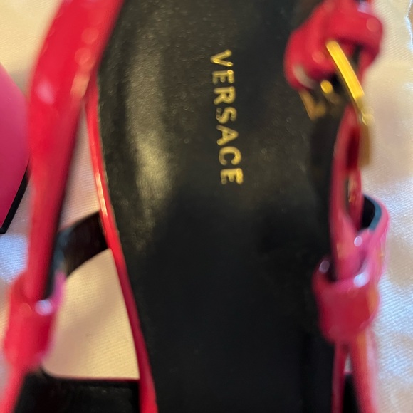 Size 37 1/2 Versace patent leather sling back coral color New - Picture 5 of 9